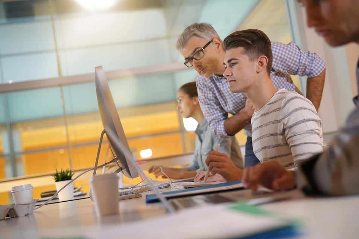 Apprentice learning at a computer